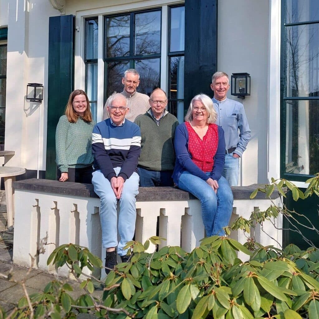 Teamfoto-maart-2025-scaled-circle